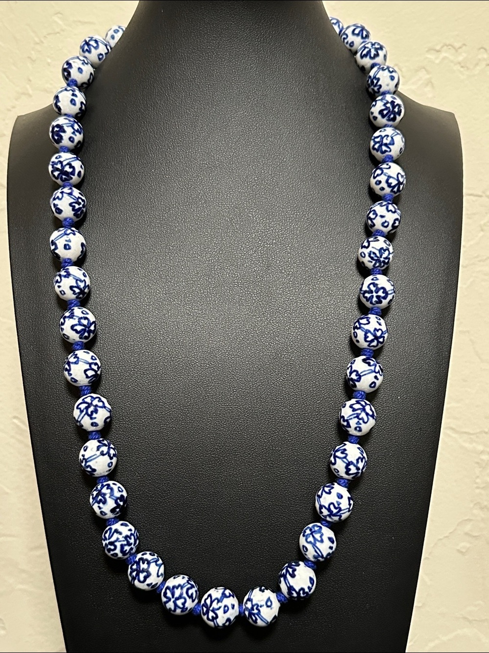 Vintage Chinese Export Knotted Blue White Porcelain Bead Necklace